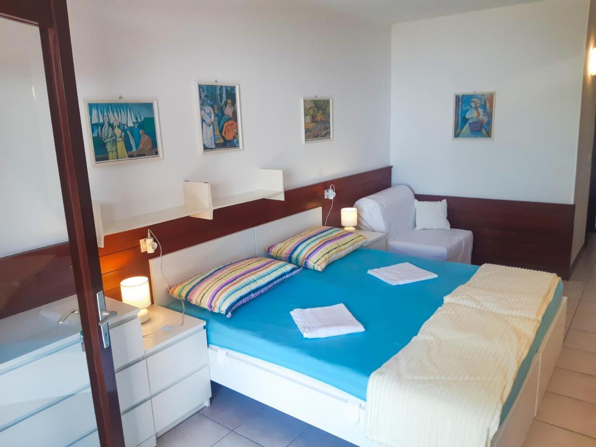 Apartmani Jutro Novalja Buitenkant foto
