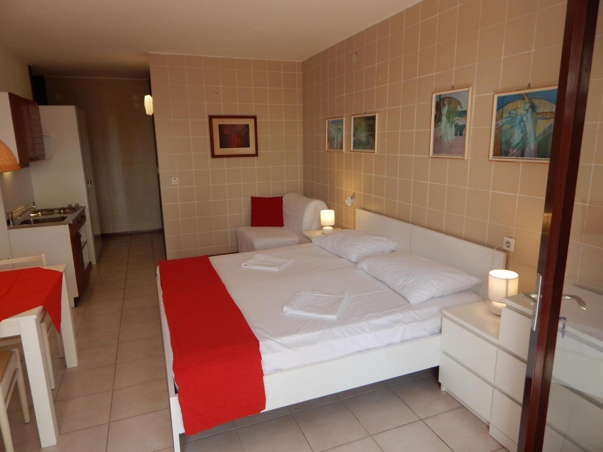 Apartmani Jutro Novalja Kamer foto