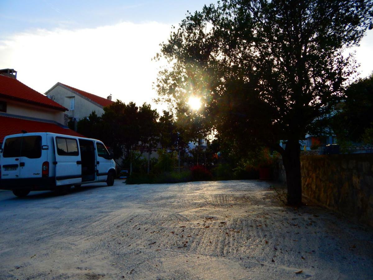 Apartmani Jutro Novalja Buitenkant foto